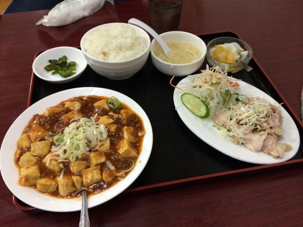 麻婆豆腐定食(880円)