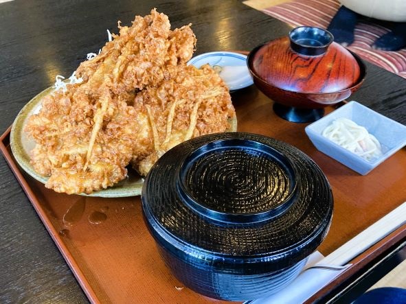 唐揚げ定食　800円
