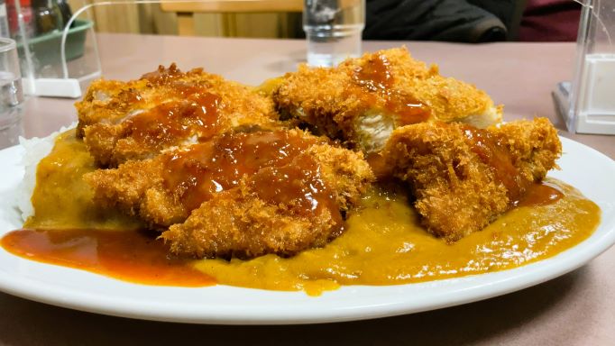 メガカツカレー